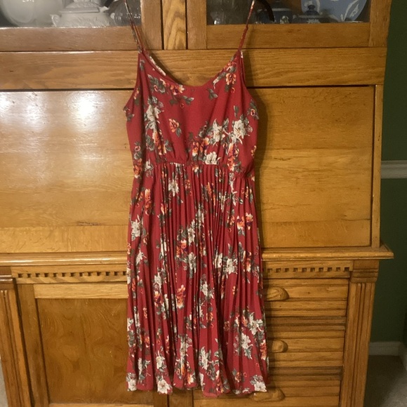 Xhilaration Floral Sleeveless V-Neck Pleated Midi Sun Dress - Picture 3 of 10